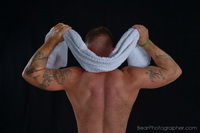 Progetto WhiteTowelMEN - Fotografia del progetto orso muscoloso tarchiato